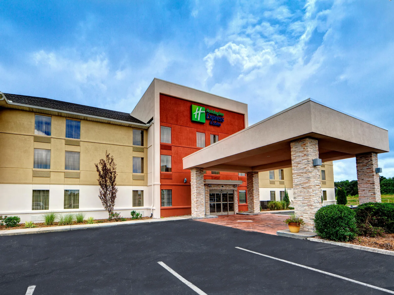 Holiday Inn Express & Suites Crossville